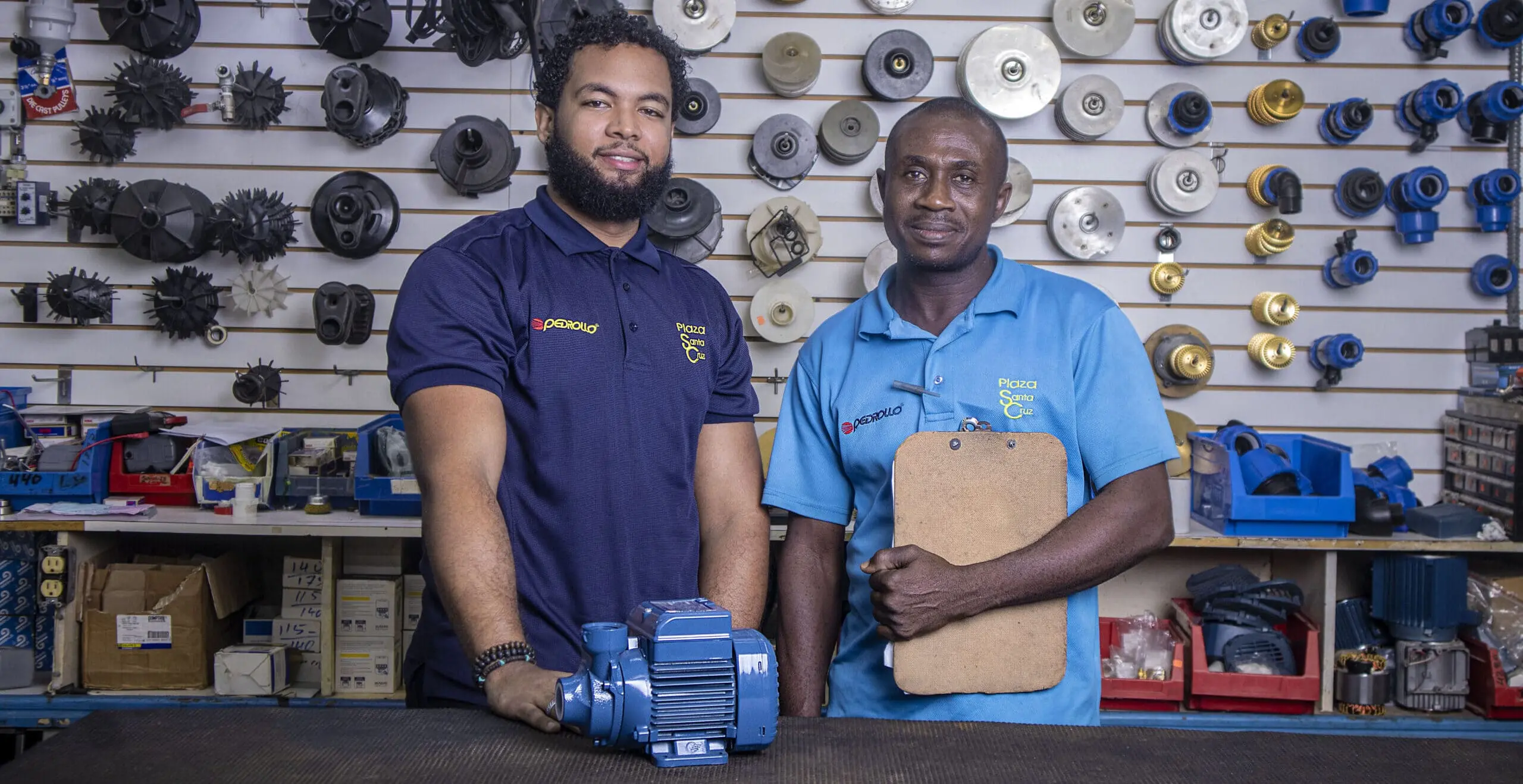 Conócenos! 1 Ferreteria Plaza Santa Cruz